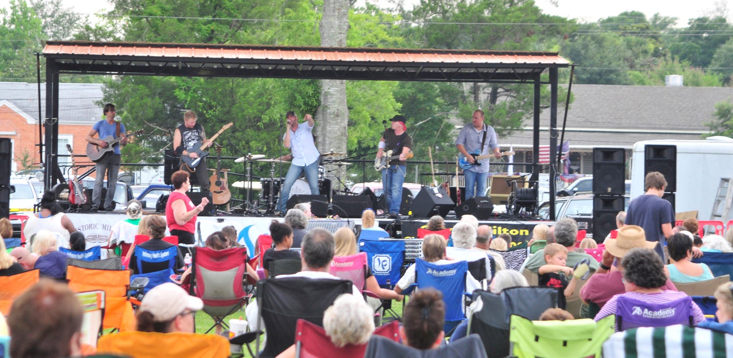 The Chris Martin Band entertains the crowd during the performance at Bands on the Blackwater in 2014.