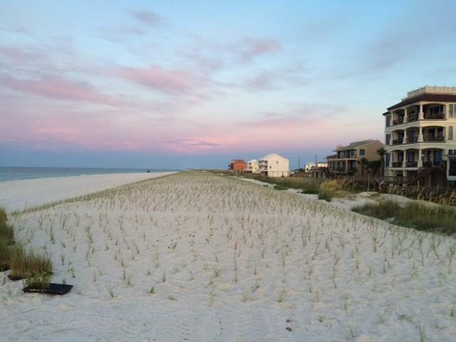 Beachgoers asked to use public access at Navarre Beach | Santa Rosa ...